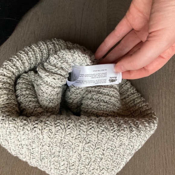 Roots Salt and Pepper Toque - Picture 3 of 3